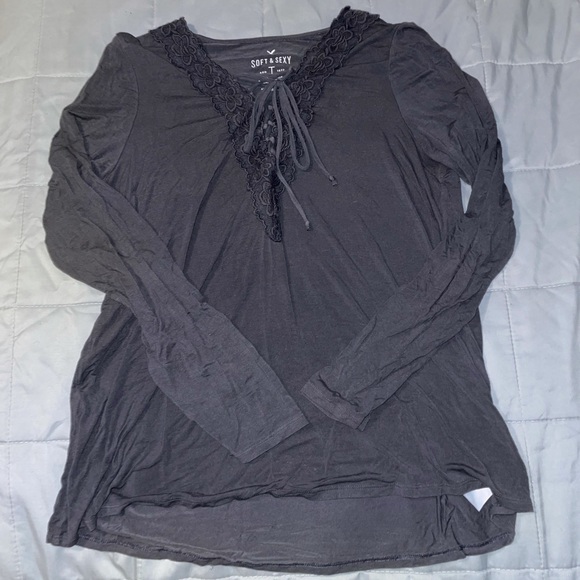 American Eagle Outfitters Tops - american eagle longsleeve
